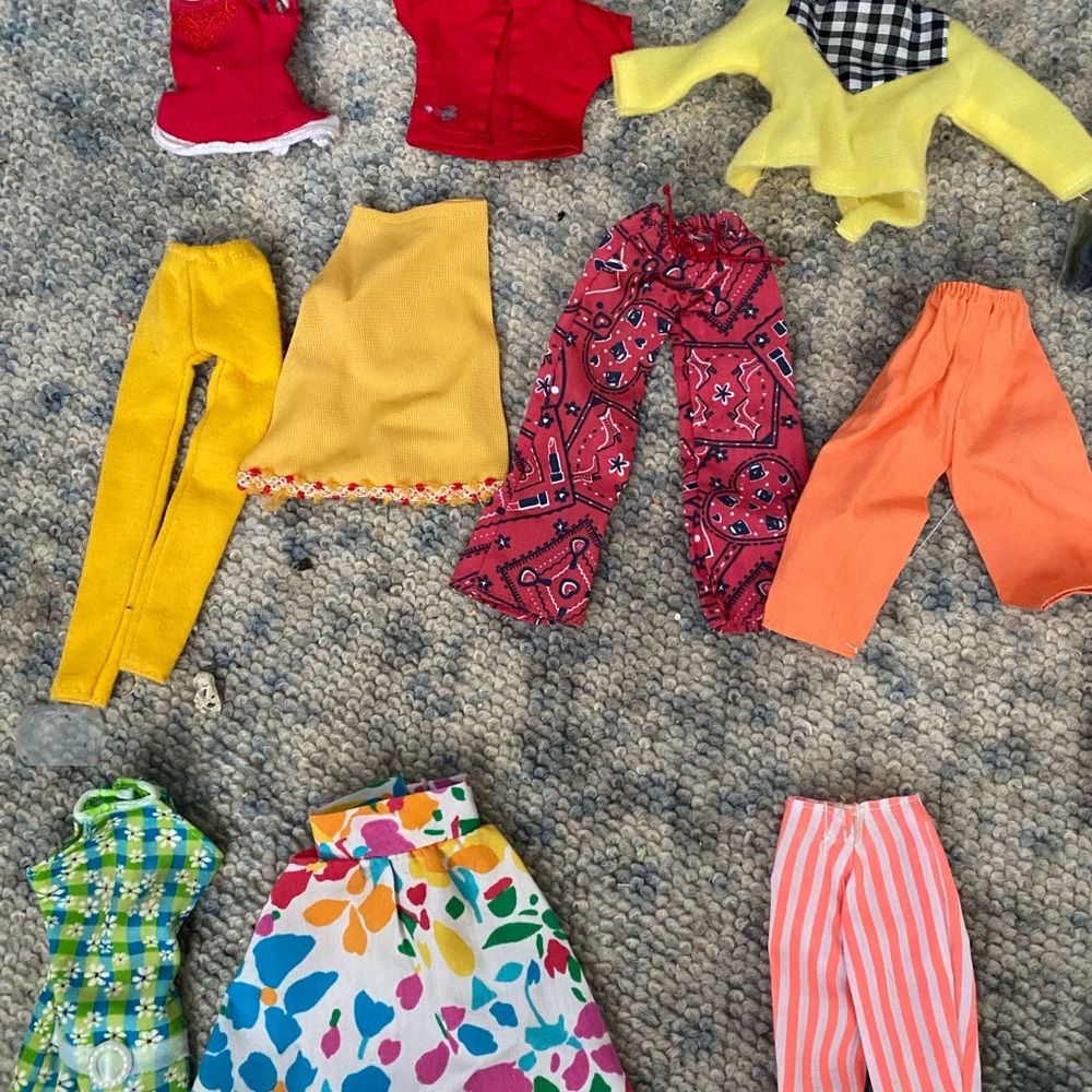 Vintage Barbie clothes - Picture 2 of 4